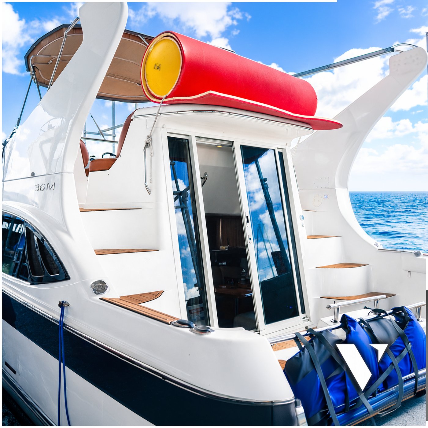 40 ft Meridian Yacht stern deck